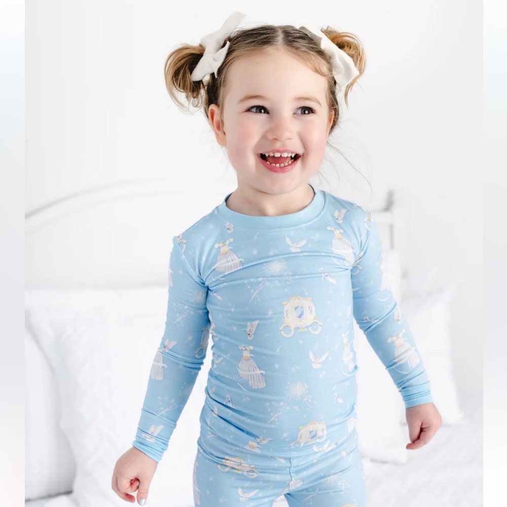 Little Crowns & Capes Long Sleeve Bamboo Shirt with Fairy Tale Print Size 2T